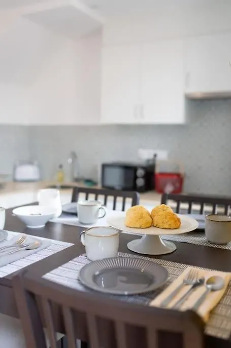 Lisbon Hill House - No. 589C Apartment
